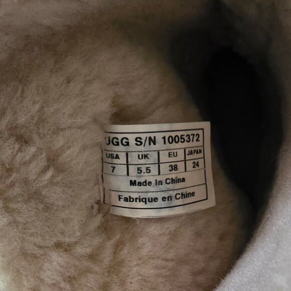 UGG AUSTRALIA CLASSIC SHORT LEATHER BOMBER BROWN CHESTNUT Size 7 - Picture 3 of 11